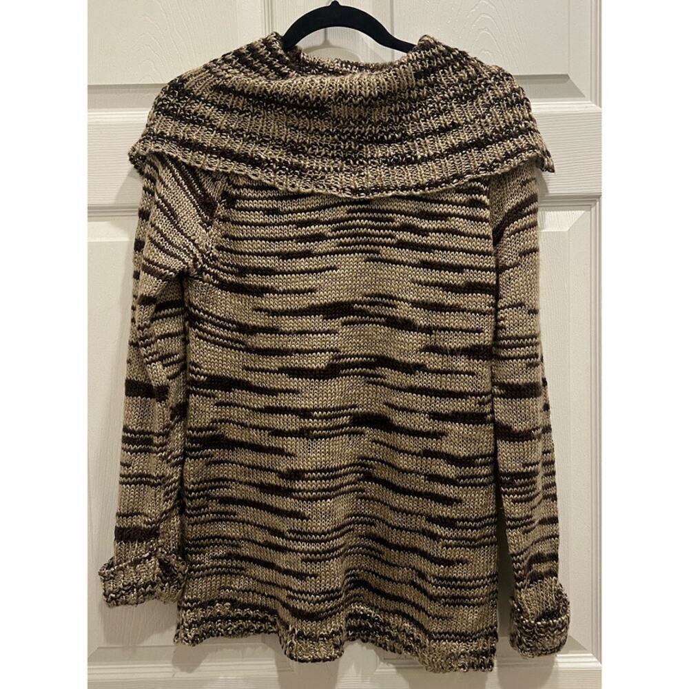 Sweater - Picture 1 of 4